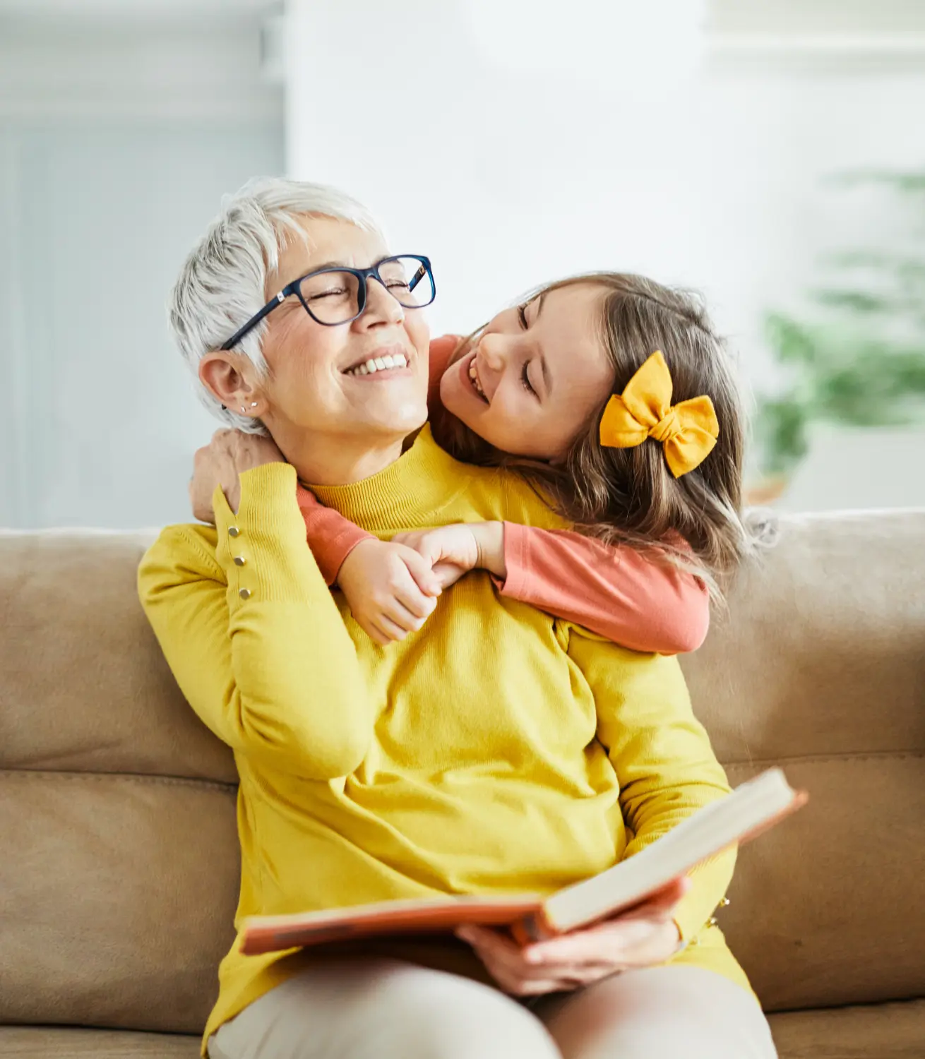 Residents Eating Outside of Asbury Place Steadman Hill Assisted Living Community in Kingsport TN